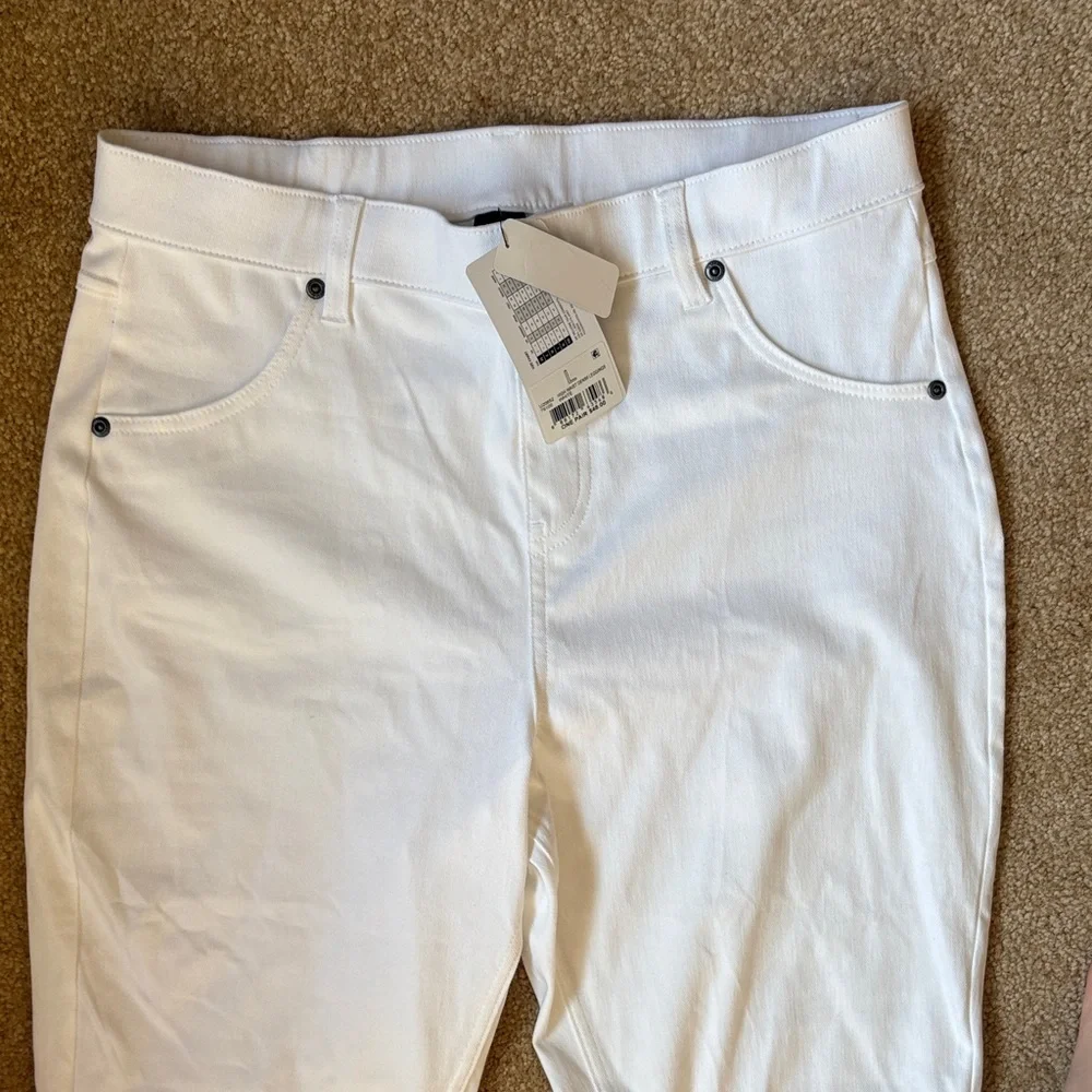 HUE Women's High Rise Jeans in White 🦋NWT🦋 - Picture 4 of 6